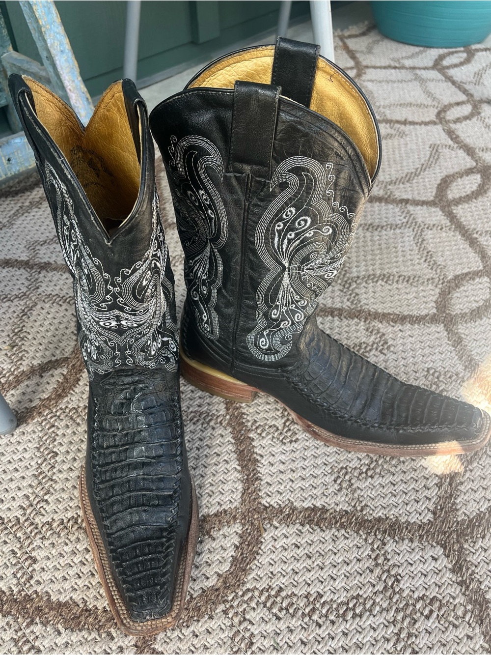 Men's curl toe Cowboy Boots Red Diamond size 6